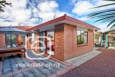 Photo of property in 13 Shah Place, Glen Eden, Auckland, 0602
