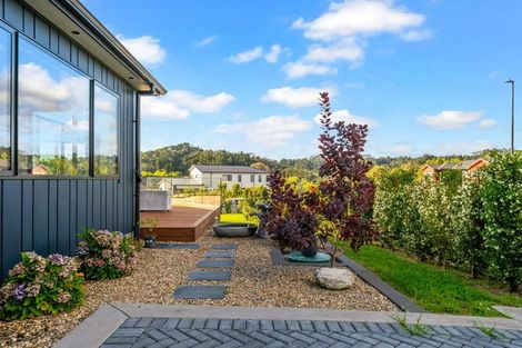Photo of property in 6 Wheki Place, Swanson, Auckland, 0614