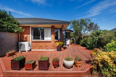 Photo of property in 7 Jasmine Place, Fitzherbert, Palmerston North, 4410
