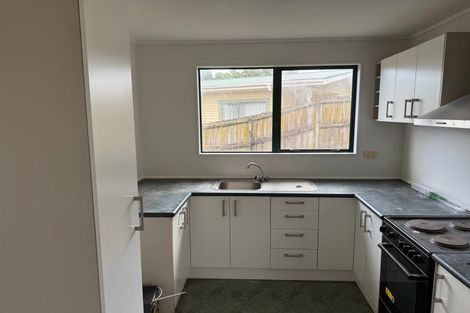 Photo of property in 10 Kaponga Crescent, New Lynn, Auckland, 0600