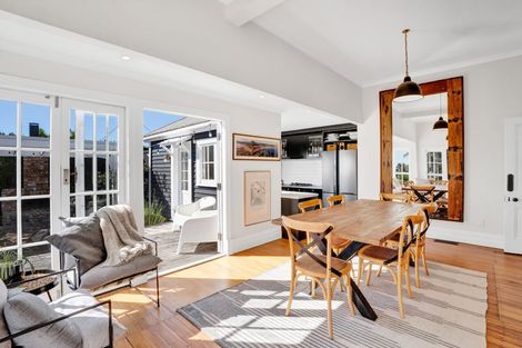 Photo of property in 5 Rogan Street, New Plymouth, 4310