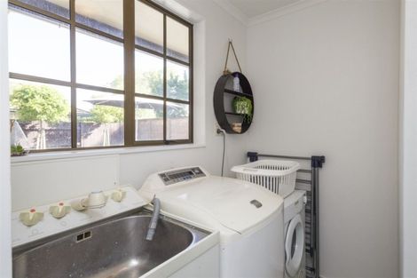Photo of property in 12 Grange Place, Milson, Palmerston North, 4414