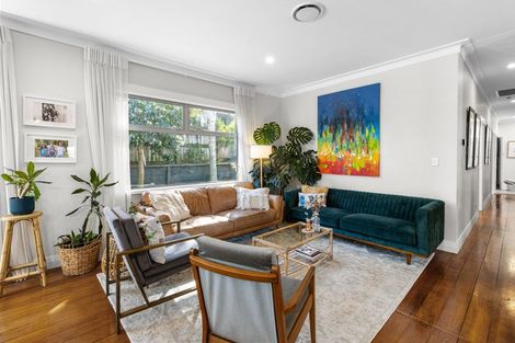 Photo of property in 30 Nobs Line, Strandon, New Plymouth, 4312