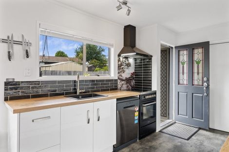 Photo of property in 2/35 Otupai Street, Two Mile Bay, Taupo, 3330
