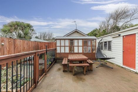 Photo of property in 108 Main Road, Tawa, Wellington, 5028
