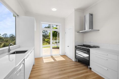 Photo of property in 856 Ocean View Road, Te Arai, Wellsford, 0975