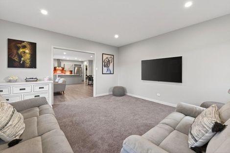 Photo of property in 3 Magnolia Lane, Kelvin Grove, Palmerston North, 4414