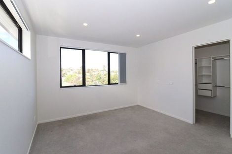 Photo of property in 127b Oreil Avenue, West Harbour, Auckland, 0618
