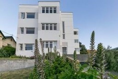 Photo of property in 2u2 Hawker Street, Mount Victoria, Wellington, 6011