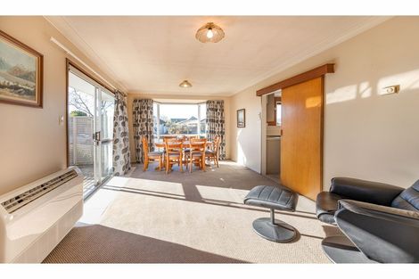 Photo of property in 19 Broadfell Avenue, Avonhead, Christchurch, 8042