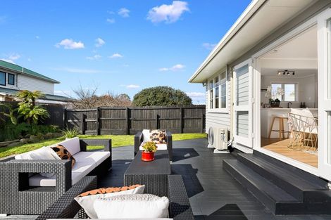 Photo of property in 2/38 Edwards Avenue, Henderson, Auckland, 0610