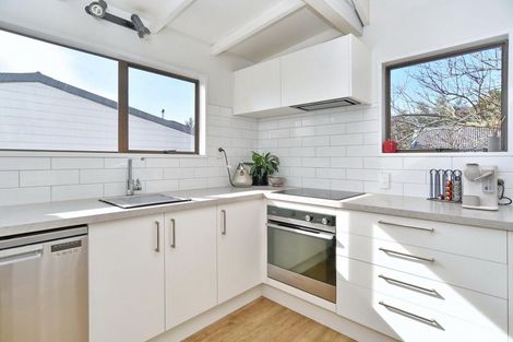 Photo of property in 10 Grenville Street, Waltham, Christchurch, 8011