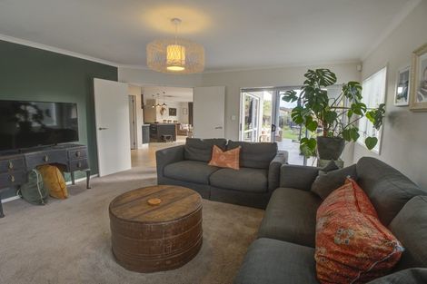 Photo of property in 6 Redwood Close, Havelock North, 4130