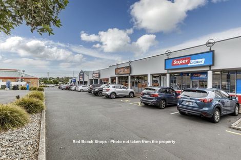 Photo of property in 63 Red Beach Road, Red Beach, 0932