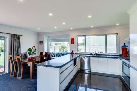 Photo of property in 7 Johns Road, Jervoistown, Napier, 4112