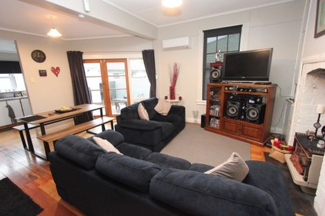 Photo of property in 6 Fairs Road, Milson, Palmerston North, 4414