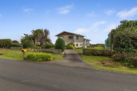 Photo of property in 155 Cross Road, Lepperton, New Plymouth, 4373