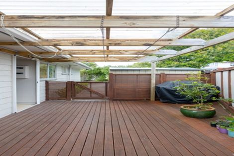 Photo of property in 98 Gallony Avenue, Massey, Auckland, 0614