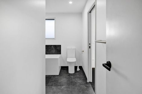 Photo of property in 74 Turuturu Road, Hawera, 4674