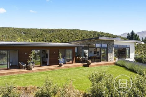 Photo of property in 12 Highfield Ridge, Wanaka, 9305