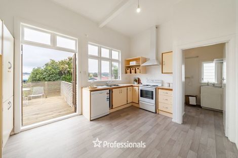 Photo of property in 79 Queens Drive, Lyall Bay, Wellington, 6022