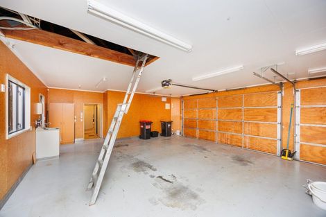 Photo of property in 37 Abby Road, Fitzherbert, Palmerston North, 4410