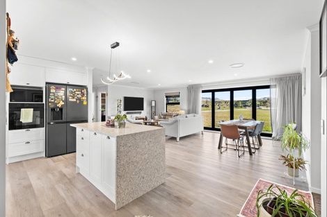 Photo of property in 230 Valley Views, Fitzherbert, Palmerston North, 4472