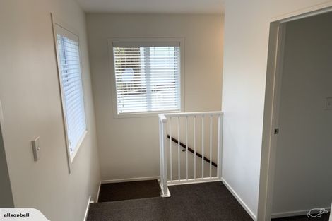 Photo of property in 3/30 John Jennings Drive, Oteha, Auckland, 0632