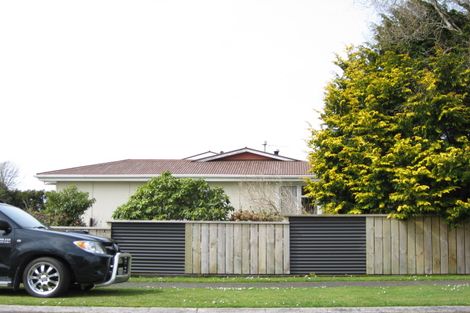 Photo of property in 13 Pukatea Street, Inglewood, 4330