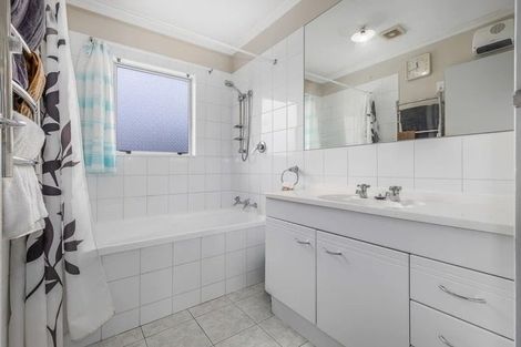 Photo of property in 22a Mako Mako Road, Levin, 5510