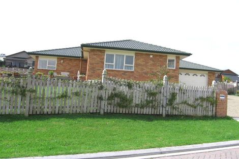 Photo of property in 16 Oratia Drive, Glen Eden, Auckland, 0602