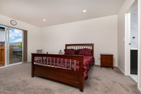 Photo of property in 30 Shah Place, Glen Eden, Auckland, 0602