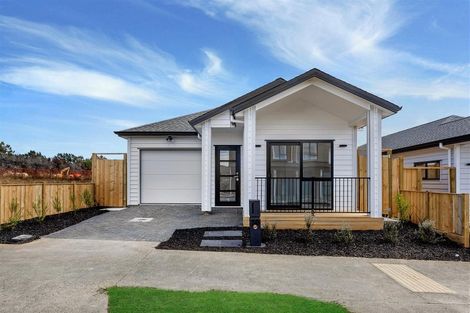 Photo of property in 14 Waimarie Drive, Karaka, 2578