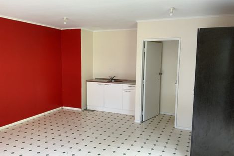 Photo of property in 9 Statesman Street, Henderson, Auckland, 0612