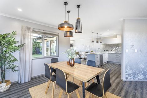 Photo of property in 2 Oscar Place, Whitianga, 3510