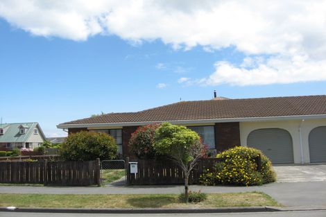 Photo of property in 15 Lamorna Road, Parklands, Christchurch, 8083