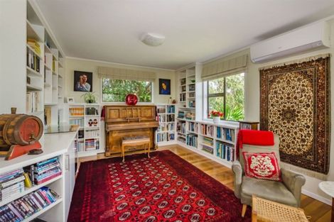 Photo of property in 21 Ocean Road, Paraparaumu Beach, Paraparaumu, 5032