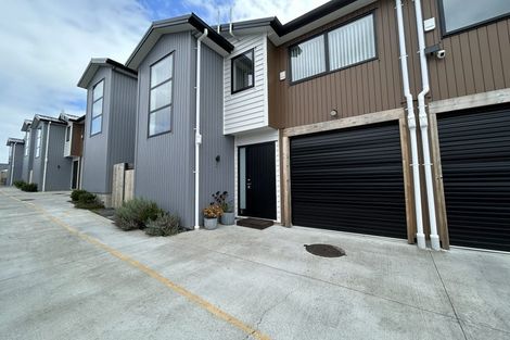 Photo of property in 2 Colwill Road, Massey, Auckland, 0614