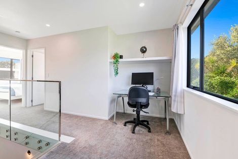 Photo of property in 4 William Bayes Place, Red Beach, 0932