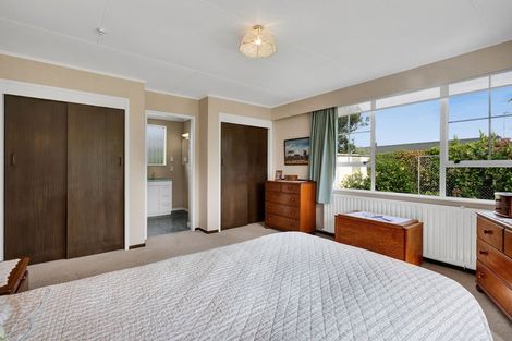 Photo of property in 13 Quin Crescent, Hawera, 4610