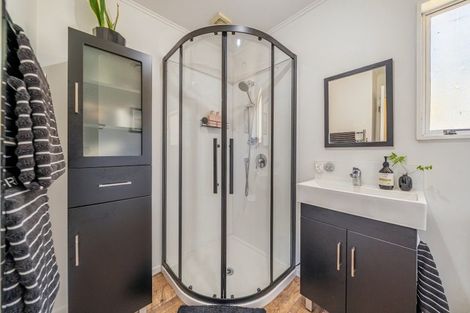 Photo of property in 21 Oaklands Grove, Clouston Park, Upper Hutt, 5018