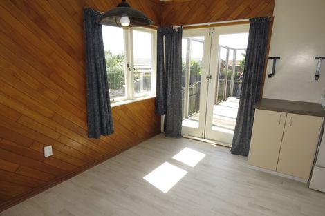 Photo of property in 21 Savoy Road, Glen Eden, Auckland, 0602