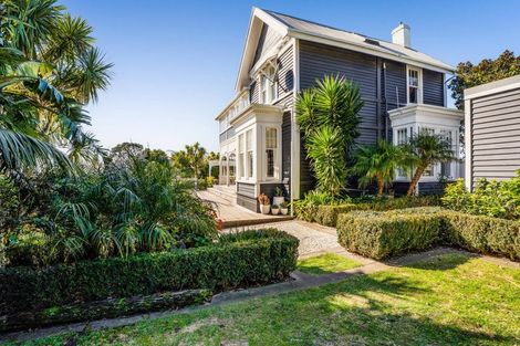 Photo of property in 5 Rogan Street, New Plymouth, 4310