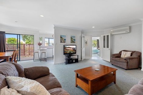 Photo of property in 10 Sandhurst Drive, Papamoa Beach, Papamoa, 3118