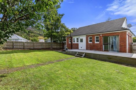 Photo of property in 114 Judd Crescent, Naenae, Lower Hutt, 5011