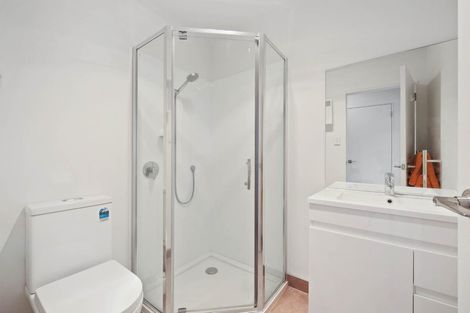 Photo of property in 3/6 South Pacific Place, Henderson, Auckland, 0612