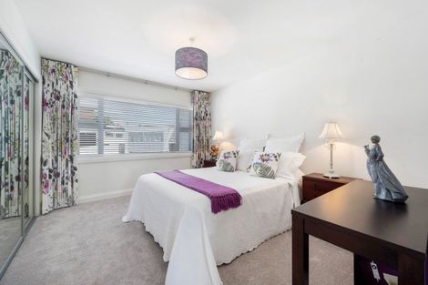 Photo of property in 6d Burford Place, Mellons Bay, Auckland, 2014