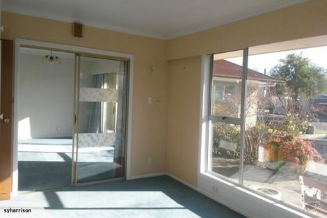 Photo of property in 77 Memorial Avenue, Ilam, Christchurch, 8053