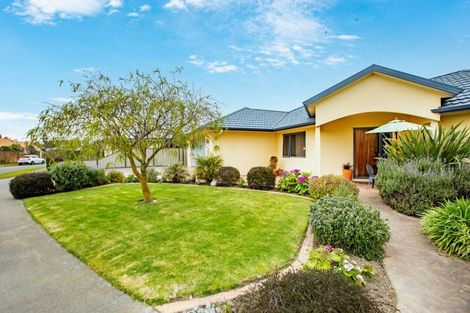 Photo of property in 3 Newbury Place, Taradale, Napier, 4112