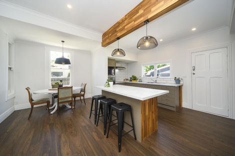 Photo of property in 84 Featherston Street, Takaro, Palmerston North, 4412